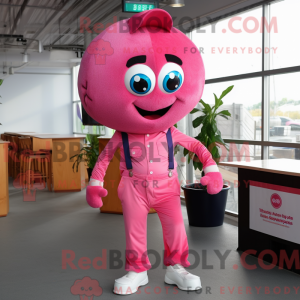 Pink Meatballs maskot...