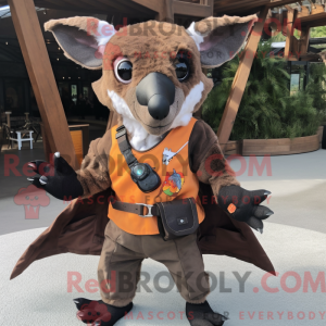 Rust Fruit Bat Maskottchen...