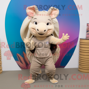 Beige Armadillo maskot...