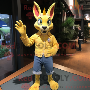 Gul Chupacabra maskot...