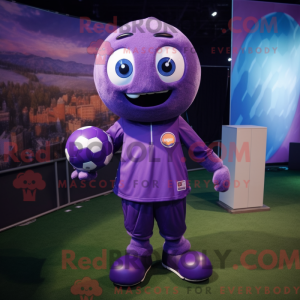 Paarse voetbal mascotte...