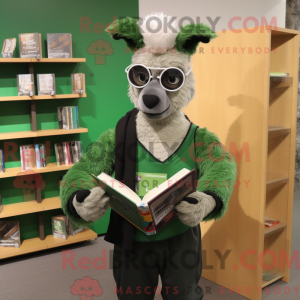 Forest Green Lama maskot...