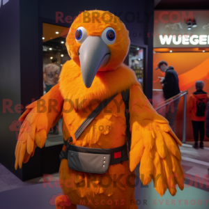 Orange Vulture maskot...