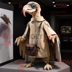 Tan Vulture maskot kostume...