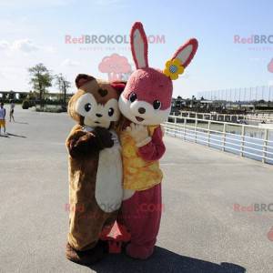 Mascotte de lapin rose et de cochon d'Inde marron -