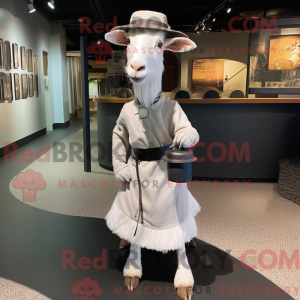 Silver Boer Goat maskot...