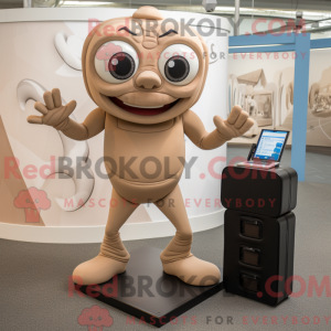 Tan Contortionist maskot...
