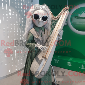 Stříbrná postava maskota...
