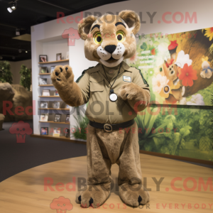 Olive Mountain Lion maskot...