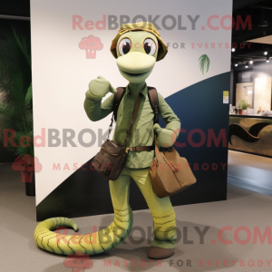 Olive Python Maskottchen...