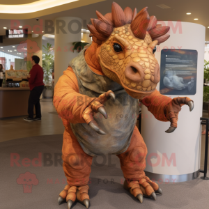 Rust Triceratops maskot...