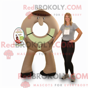 Tan Horseshoe maskot...