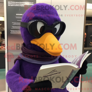 Postava maskota Purple Crow...