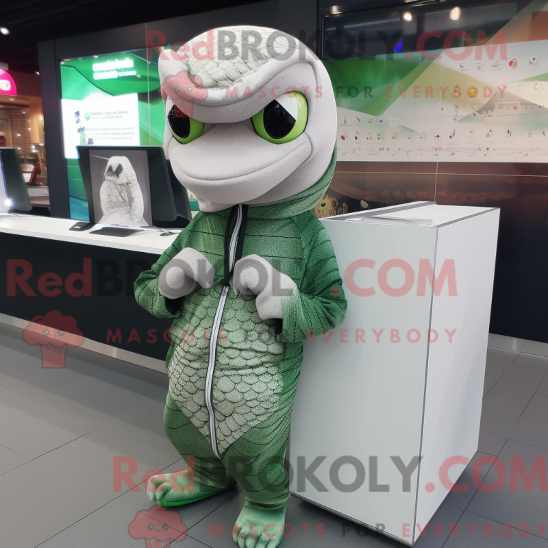 Python maskotdräkt klädd med en munkjacka och örhängen - Python Mascots - REBROKO_331261 - RedBrokoly.com