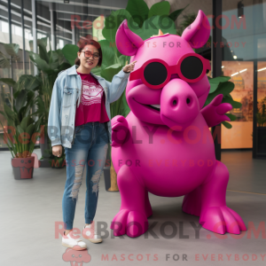 Magenta Rhinoceros maskot...