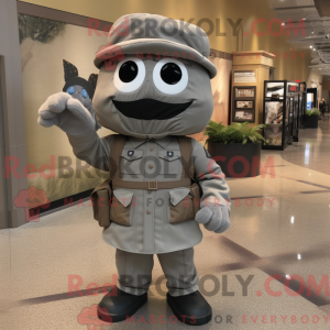 Grå American Soldier maskot...
