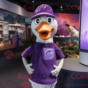 Purple Seagull maskot...