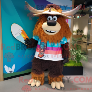 Yak-maskotkostyme kledd med...
