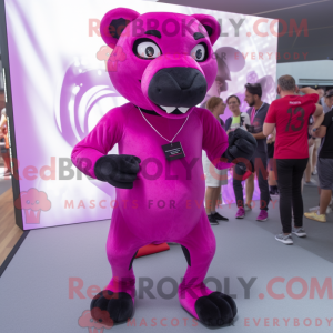 Magenta Panther maskot...