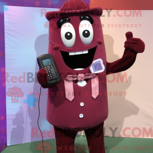 Bordowa maska na telefon...