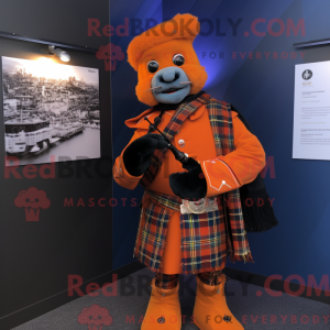 Orange sækkepibe maskot...