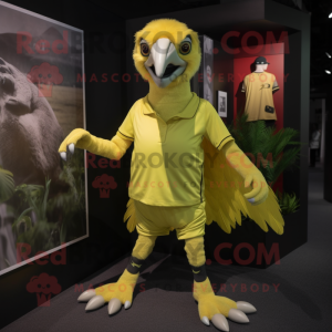 Lemon Yellow Vulture maskot...