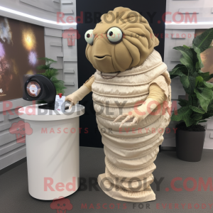 Figura de máscara trilobita...