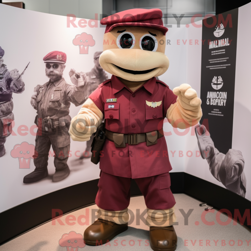 Fantasia de mascote Maroon Commando com camiseta Henley e mochilas - Mascotes do Para Commando - REBROKO_337486 - RedBrokoly.com