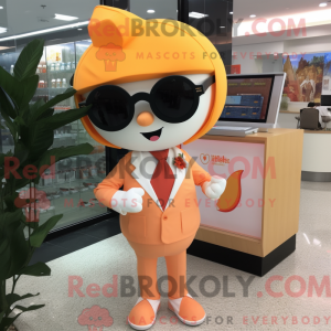 Peach Love Letter maskot...