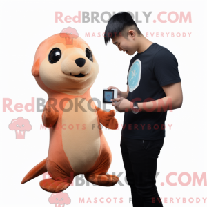 Peach Sea Lion maskerad...