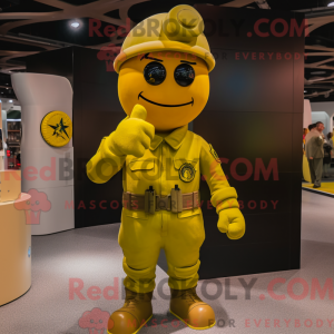 Gul soldat máscara com...