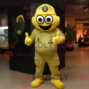 Gul soldat máscara com...