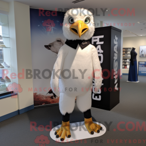 White Haast S Eagle maskot...
