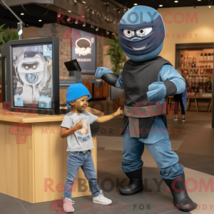 Personaggio mascotte grigio...
