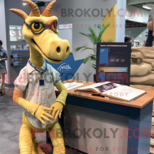 Guld Parasaurolophus maskot...