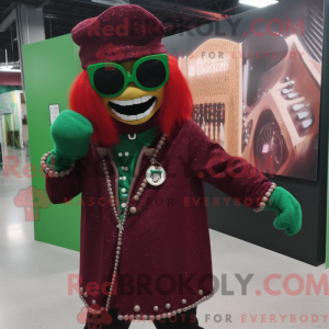 Bordowa maskotka Leprechaun...