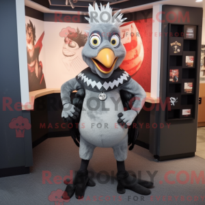Grey Roosters maskot...