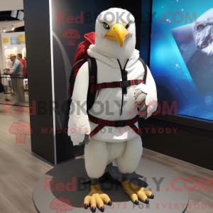 A máscara do Falcon tem uma...