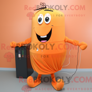 Orange Computer maskot...