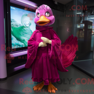 Magenta Goose maskot...