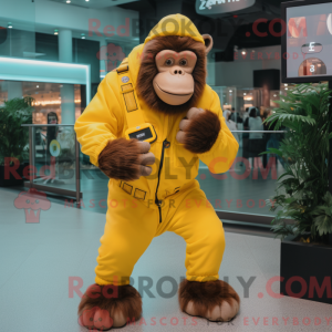Gul chimpanse maskot...