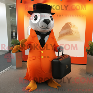 Orange Seal Maskottchen...