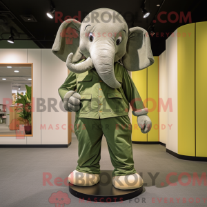 Olive Elephant maskot...