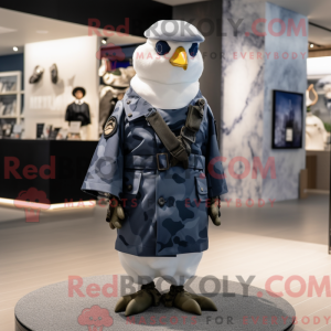 Maskotka Navy Dove jest...