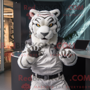 Máscara de tigre branco com...