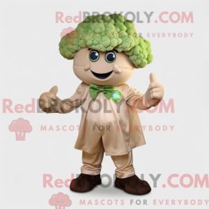 Uma máscara de brokkoli com...