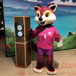 Magenta Marten maskot...