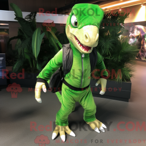Grøn Velociraptor maskot...