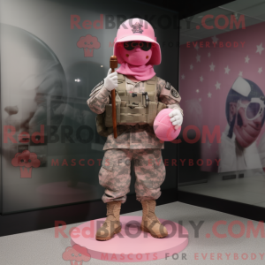 Disfraz de mascota soldado...