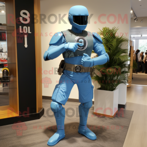 Błękitny kostium maskotki...